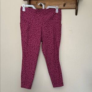 Athleta Salutation Stash Pocket II Printed 7/8 Tight Pink Leopard Print Size XL